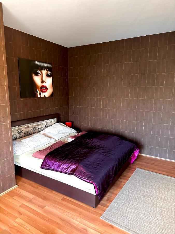 Velvet Motel Hegyeshalom Dış mekan fotoğraf