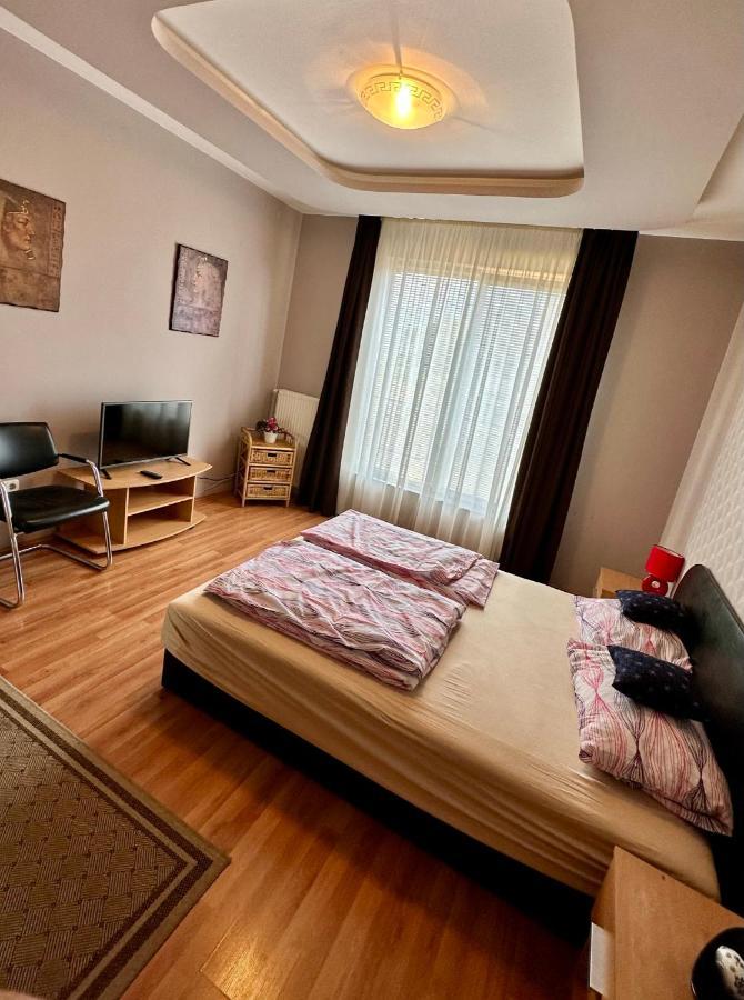 Velvet Motel Hegyeshalom Dış mekan fotoğraf