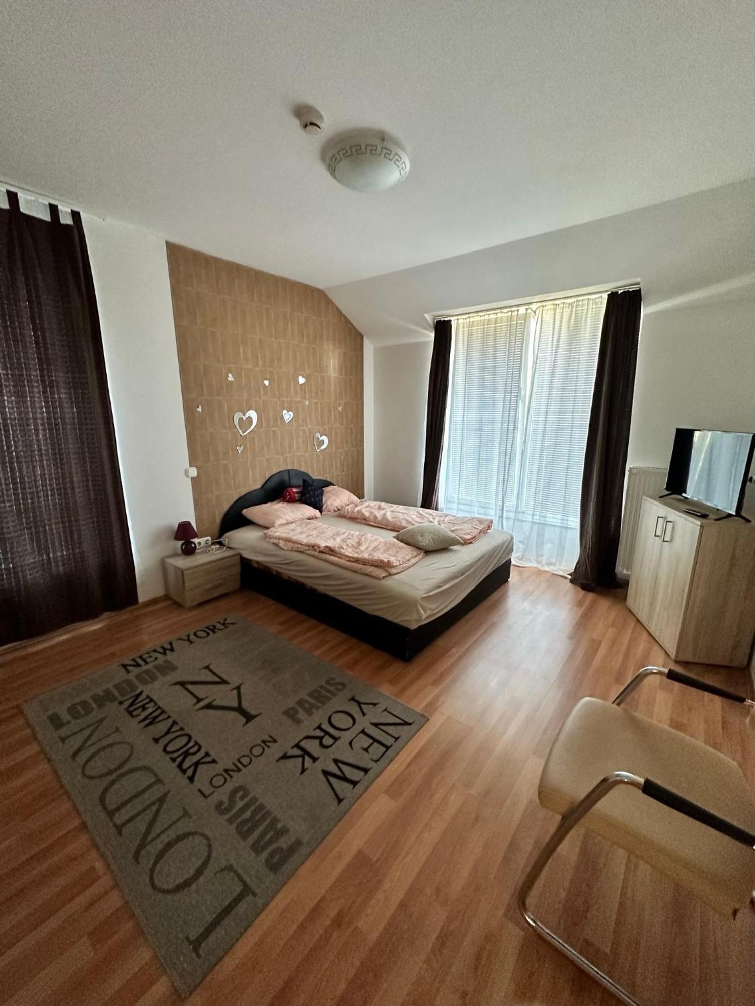 Velvet Motel Hegyeshalom Dış mekan fotoğraf