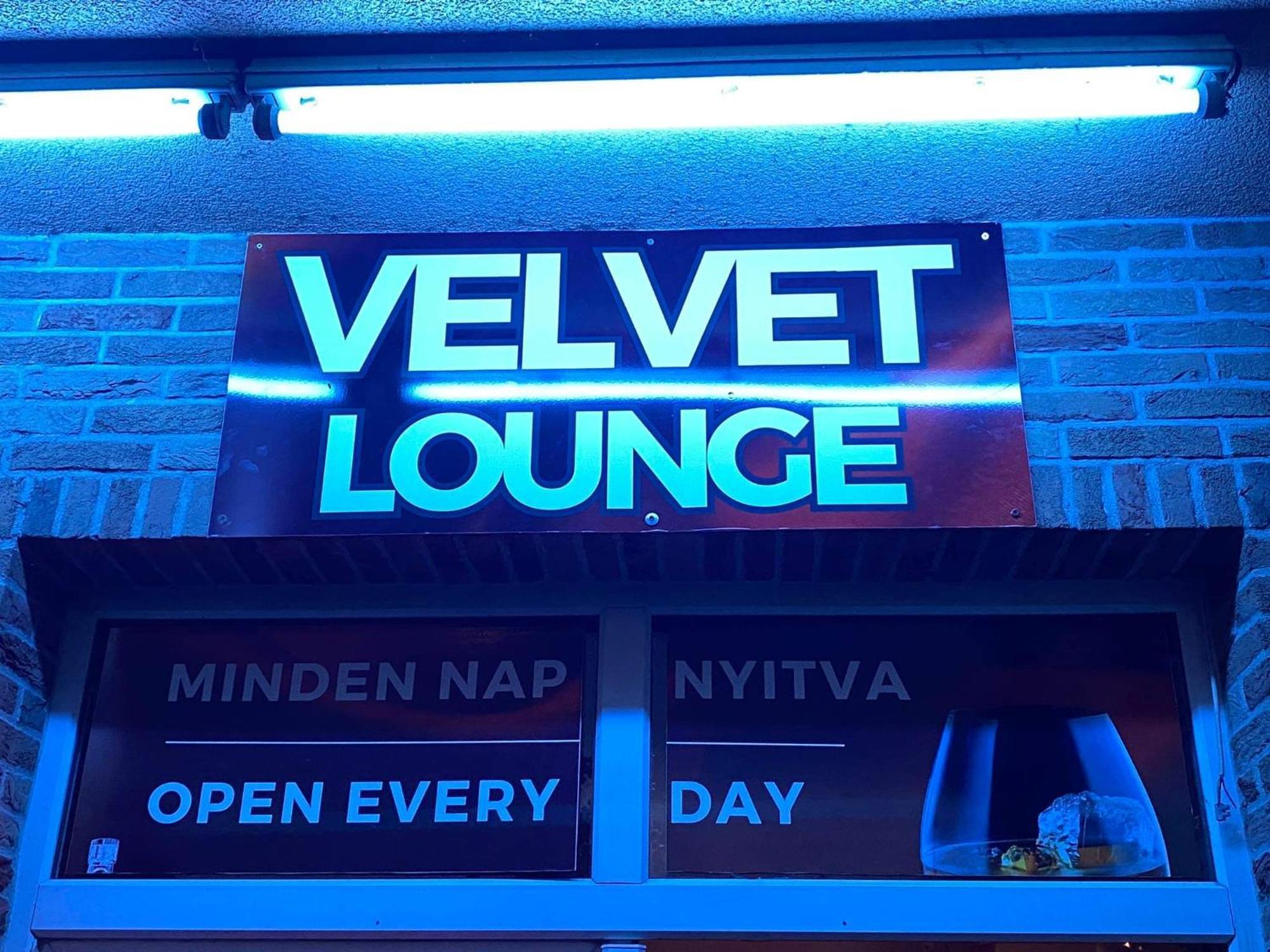 Velvet Motel Hegyeshalom Dış mekan fotoğraf